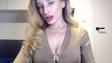 Snapshot of marilyndevilish chatting on January 31, 9:26 pm MarilynDevilish online show from January 31, 9:26 pm