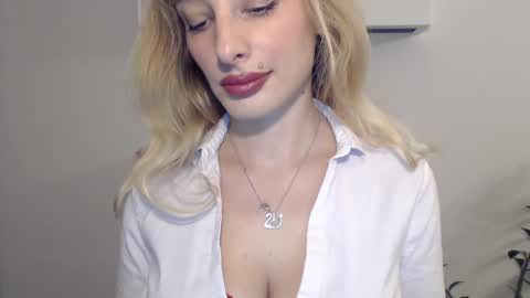 Snapshot of marilyndevilish chatting on January 6, 3:40 pm MarilynDevilish online show from January 6, 3:40 pm