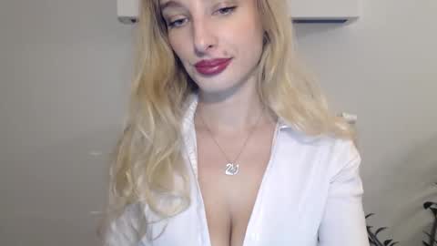 Snapshot of marilyndevilish chatting on January 2, 9:18 pm MarilynDevilish online show from January 2, 9:18 pm