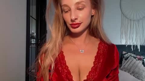 Snapshot of marilyndevilish chatting on September 22, 3:10 pm MarilynDevilish online show from September 22, 3:10 pm