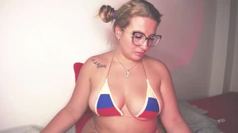 Marilyn Leon online show from November 14, 2:11 am