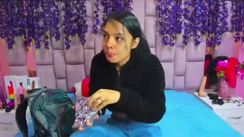 Snapshot of marlyanal chatting on January 4, 12:59 pm Marly Anal  online show from January 4, 12:59 pm