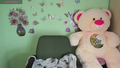 Marly Anal  online show from July 25, 3:35 am