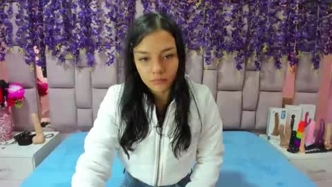 Snapshot of marlyanal chatting on December 28, 11:41 am Marly Anal  online show from December 28, 11:41 am