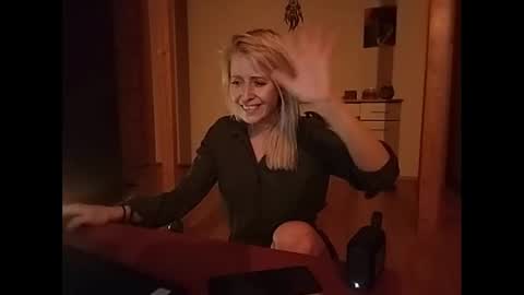 Snapshot of marrygorund chatting on January 30, 2:38 am MaryGoRound online show from January 30, 2:38 am