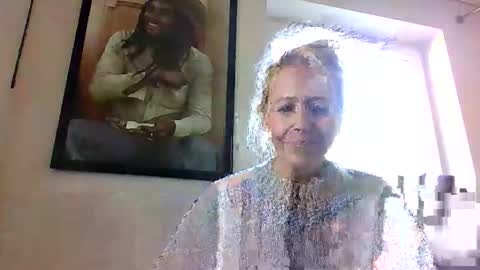 Snapshot of marrygorund chatting on October 20, 10:29 am MaryGoRound online show from October 20, 10:29 am