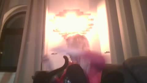 Snapshot of marrygorund chatting on January 16, 5:32 am MaryGoRound online show from January 16, 5:32 am