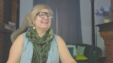 marta_wils online show from November 11, 3:24 am