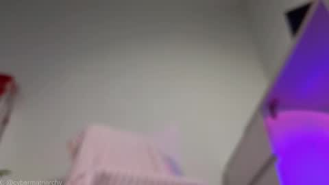 Ultimate Goddess online show from November 9, 8:10 am