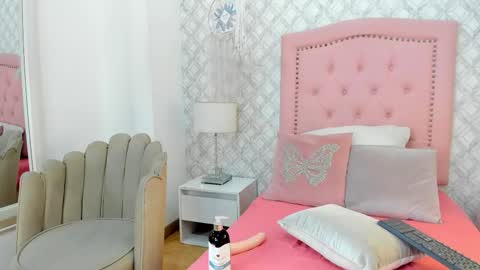 marthina_adams online show from December 2, 11:45 am