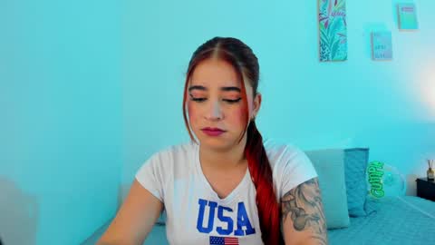 C A R O L I N A  online show from April 10, 10:54 am