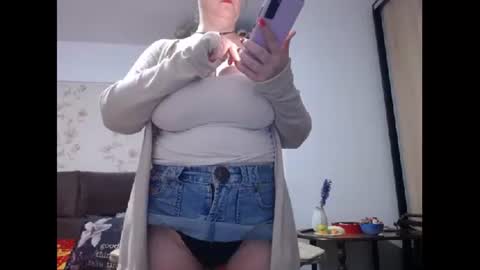 Mary online show from March 2, 7:15 am