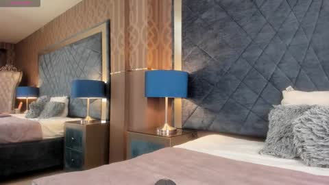 maryhawkey online show from December 17, 4:33 pm