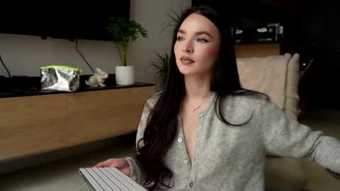 Marina online show from October 3, 9:03 am