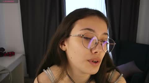 Hi Im Olivia Im new here3 online show from March 2, 5:08 am