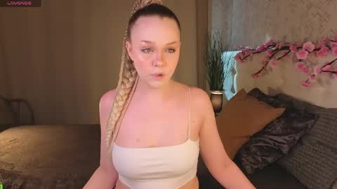 Mary online show from April 4, 9:19 am