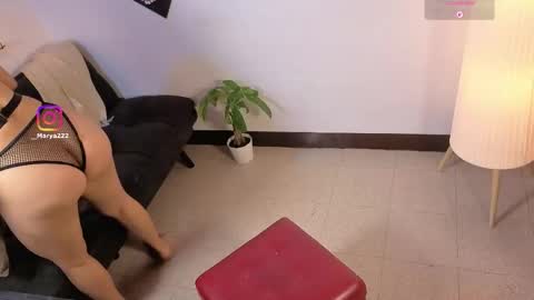 maryybellax online show from March 22, 1:00 am