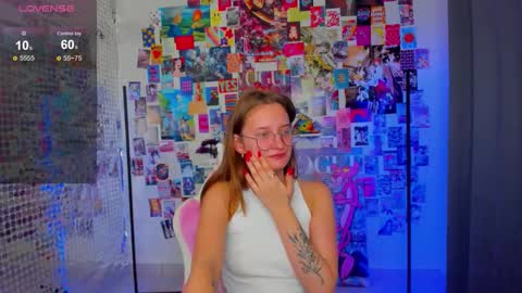 Snapshot of maryyy_may chatting on October 7, 7:07 pm maryyy_may online show from October 7, 7:07 pm