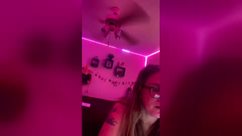 mathislauraashley2023 online show from April 14, 5:57 pm