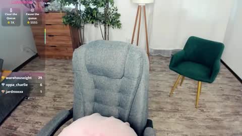 Kate online show from January 7, 9:12 am