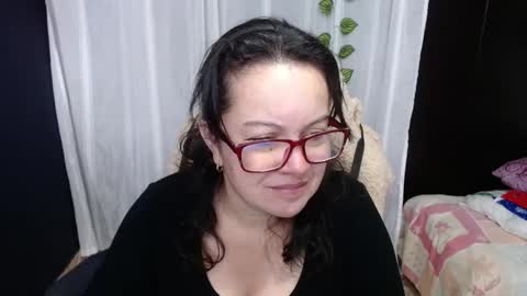 Snapshot of mature_wolf chatting on December 30, 1:25 pm Sonia online show from December 30, 1:25 pm