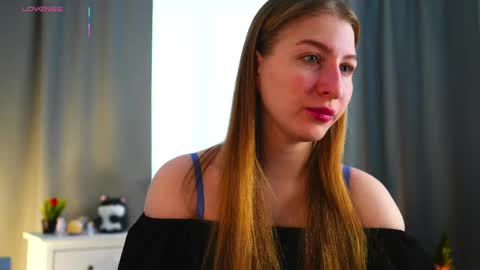 maureencoombs online show from April 15, 4:57 am