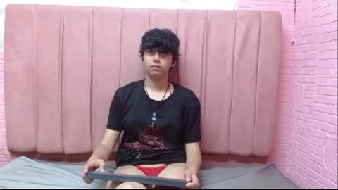 maurenicarus303av online show from April 15, 9:04 pm