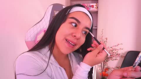 MAVY online show from February 3, 6:56 pm