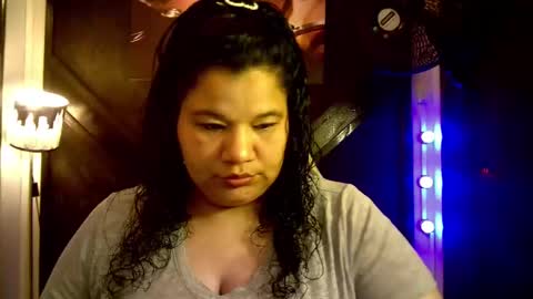 May online show from December 3, 12:59 pm