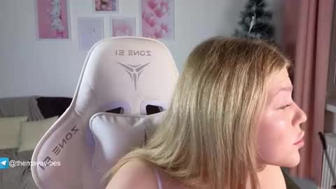 Maya online show from January 9, 3:55 am