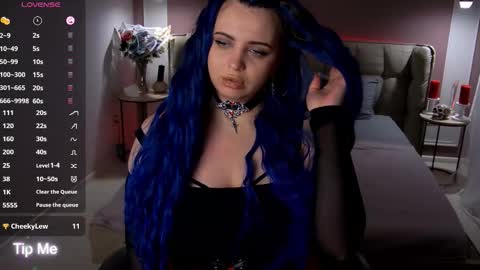 Maya Mils online show from November 7, 1:33 am