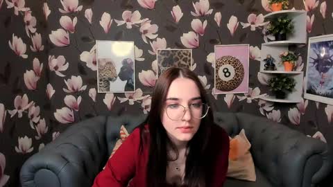 maya_winters online show from May 6, 11:14 am