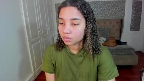Snapshot of mayaa_ross chatting on October 8, 2:27 am Maya online show from October 8, 2:27 am