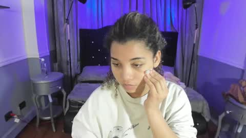 Snapshot of mayaa_ross chatting on September 14, 2:31 am Maya online show from September 14, 2:31 am