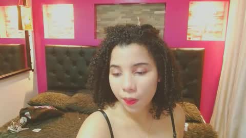 Snapshot of mayaa_ross chatting on December 13, 2:54 am Maya online show from December 13, 2:54 am