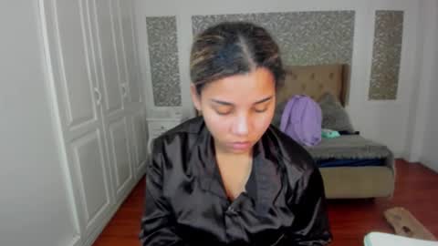 Snapshot of mayaa_ross chatting on September 29, 2:05 am Maya online show from September 29, 2:05 am