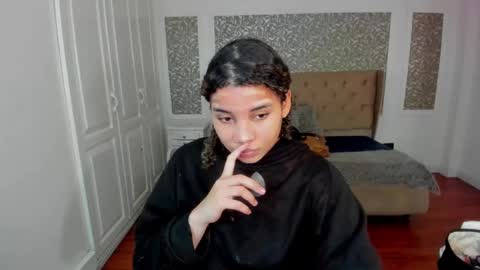 Snapshot of mayaa_ross chatting on October 1, 2:27 am Maya online show from October 1, 2:27 am