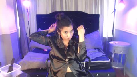Snapshot of mayaa_ross chatting on March 2, 9:30 pm Maya online show from March 2, 9:30 pm
