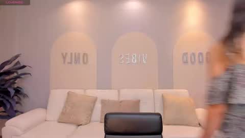 M A Y A    H O F F M A N online show from February 23, 11:20 am