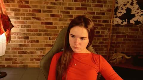 maybloom_ online show from November 18, 5:19 am