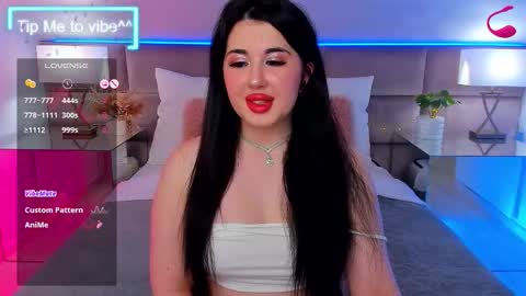 MayaLevi online show from November 13, 8:30 pm