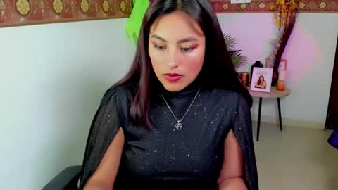 megaan_fooxxx online show from November 15, 5:36 pm