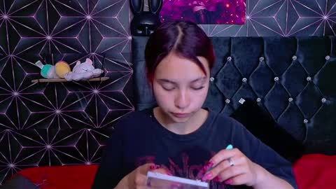 megam_white online show from April 11, 4:32 pm