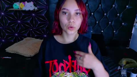 megam_white online show from April 15, 7:47 pm