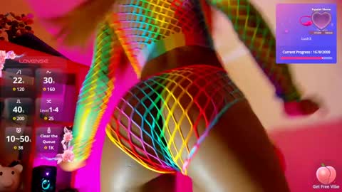Snapshot of megan_7777 chatting on January 20, 3:59 am megan_7777 online show from January 20, 3:59 am