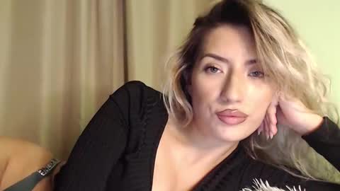 Snapshot of megan_blazee chatting on October 15, 10:01 pm Megan Blazee online show from October 15, 10:01 pm
