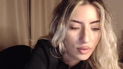 Snapshot of megan_blazee chatting on October 19, 7:27 pm Megan Blazee online show from October 19, 7:27 pm