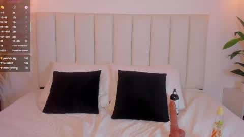 megan_brunette2 online show from April 10, 11:44 pm