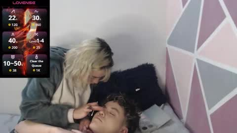 Megan and sophi online show from November 11, 12:39 am