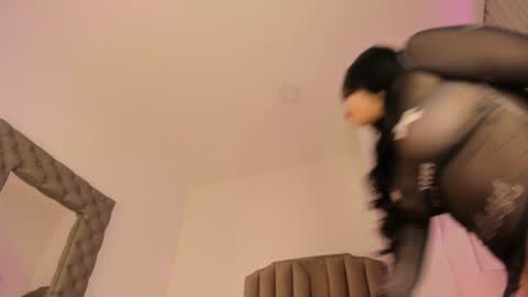   online show from December 5, 3:48 am